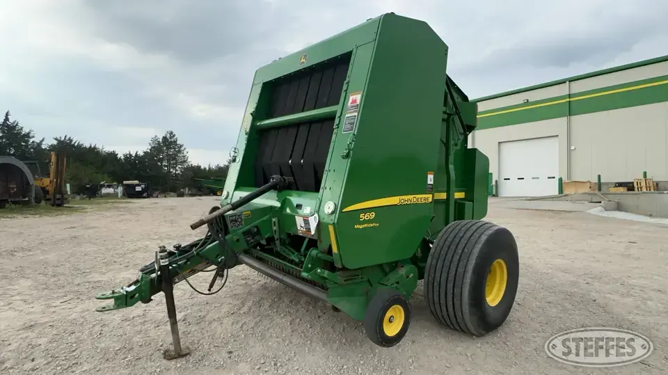 2013 John Deere 569 Round Baler