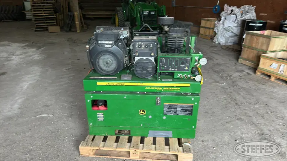 John Deere AC2-CW5220H Welding