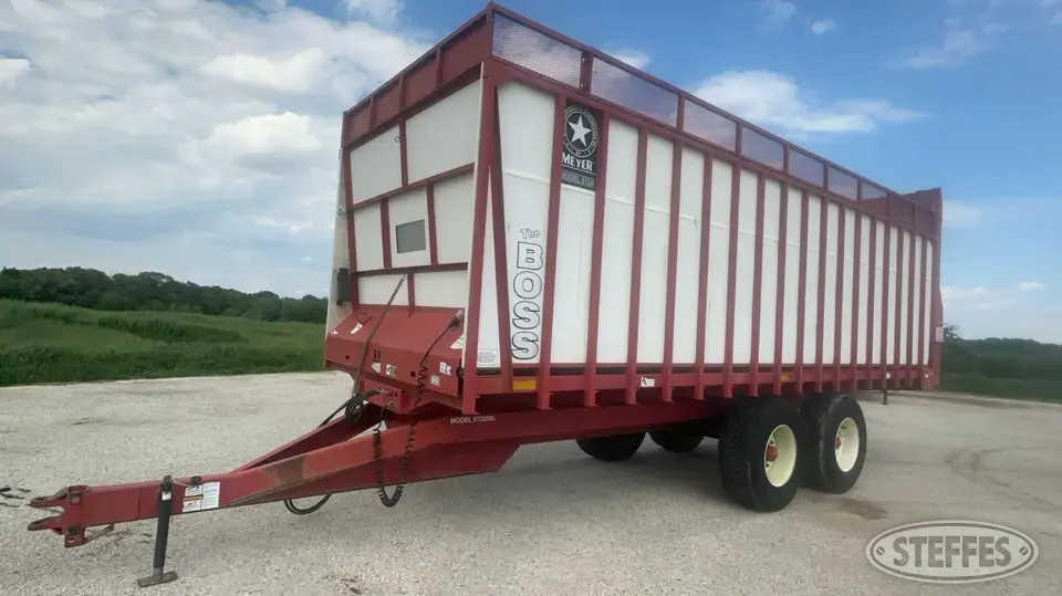 Meyer 8124 Boss Forage Wagon
