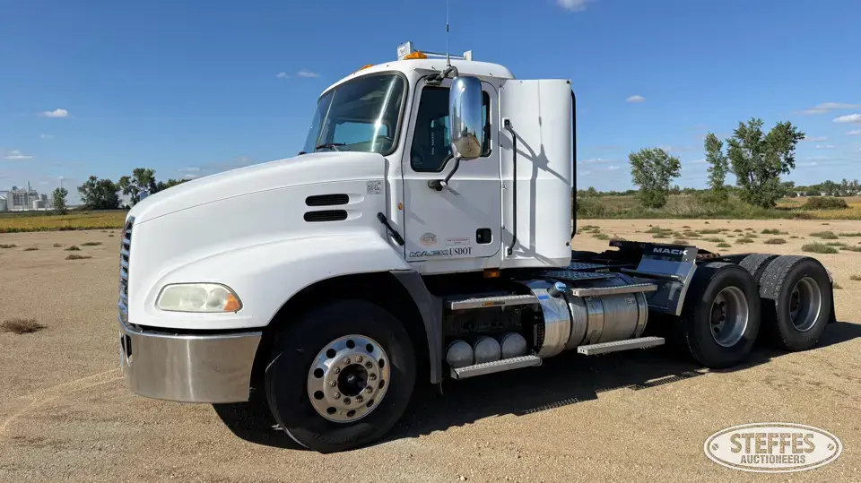 2014 Mack Pinnacle CXU613 Conventional Truck without Sleeper