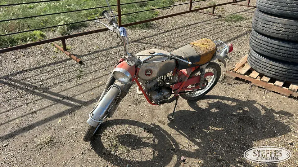 Hodaka Ace 100 Motorcycles and Scooter