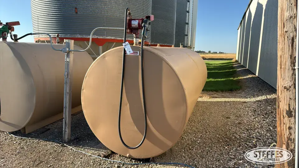 2,000 gal. horizontal fuel tank