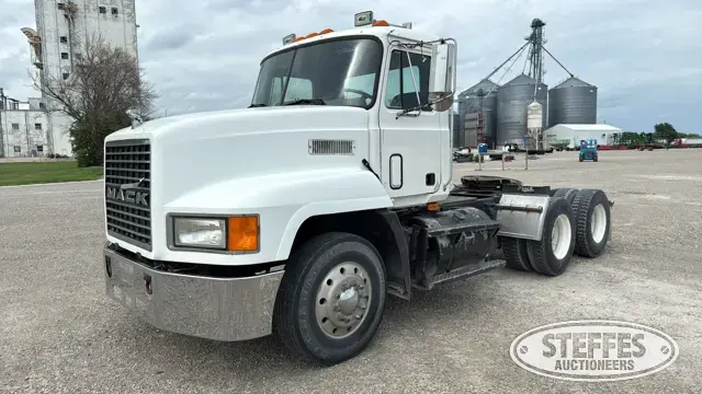 1994 Mack CH613