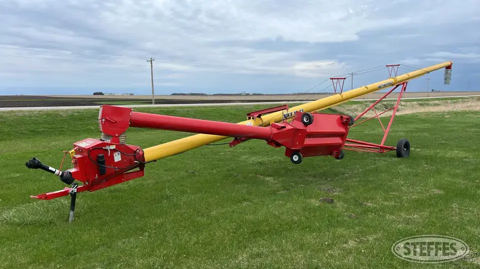 AGI Westfield MKX 10-63 Swing Hopper Auger