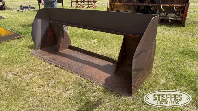 Farmhand loader bucket