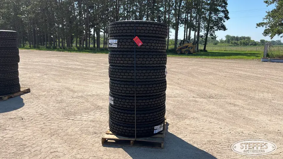 (8) Headway HLD811 11R22.5 tires Truck Tire