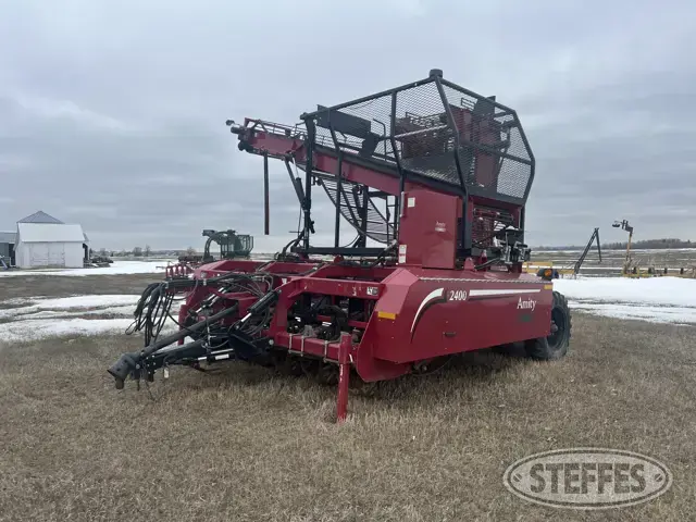 2013 Amity 2400