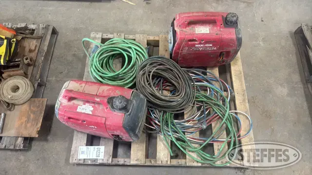 (2) Honda EU 2000i