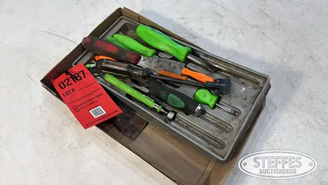 Snap-on screwdrivers & scrapers