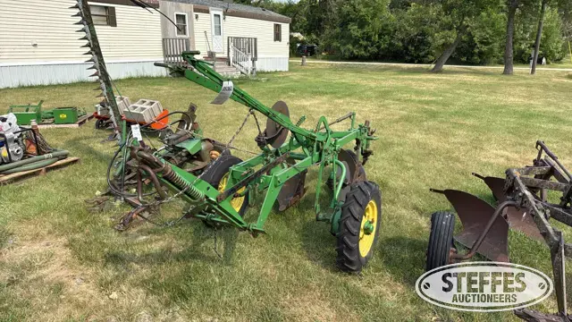 John Deere No. 44