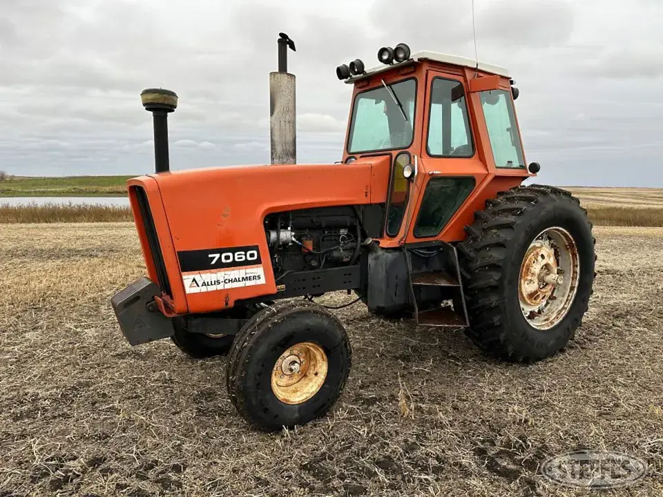1978 Allis-Chalmers 7060 2WD Tractor
