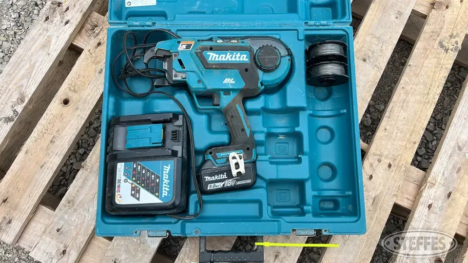 Makita XRT01 Power Tool