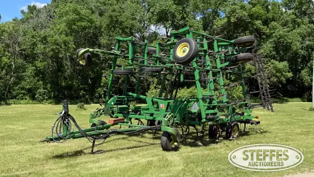 2002 John Deere 2200