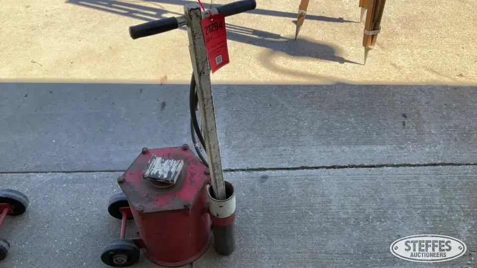 Norco 82990A pneumatic jack Air Tools and Compressor