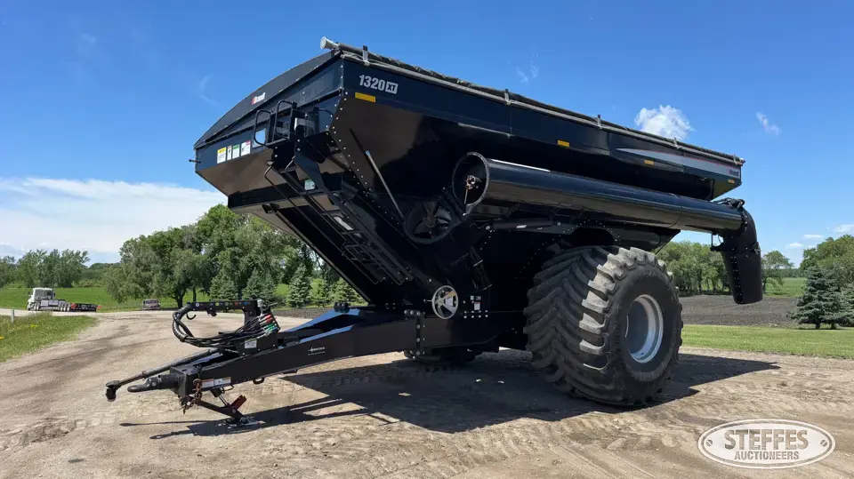 2025 Brandt 1320XT Grain Cart
