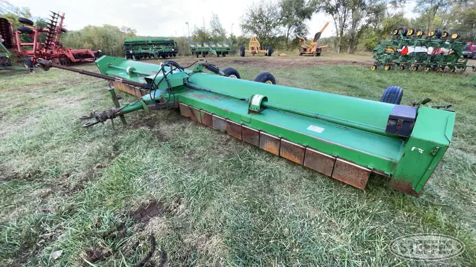 John Deere 220 Stalk Chopper