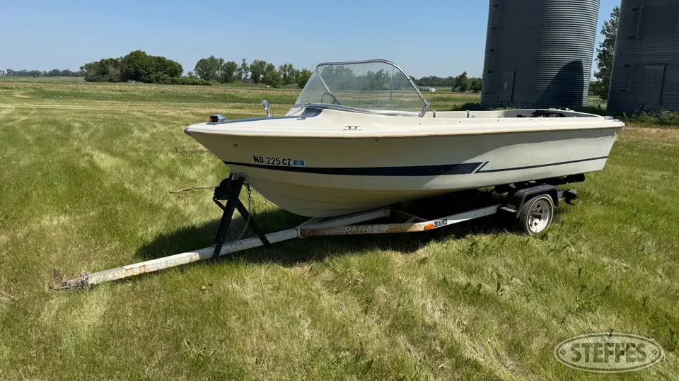Larson Lapline Boat