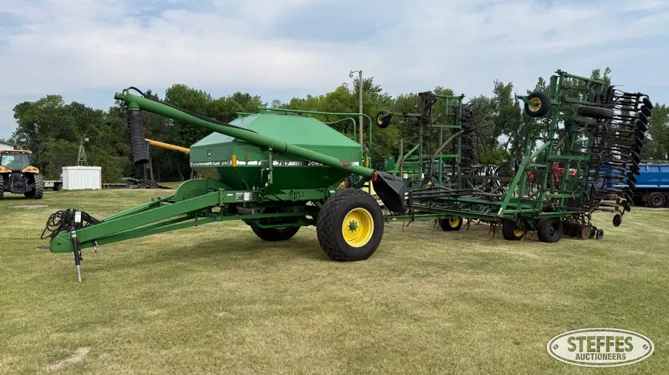 John Deere 1060 Air Drills and Air Seeder