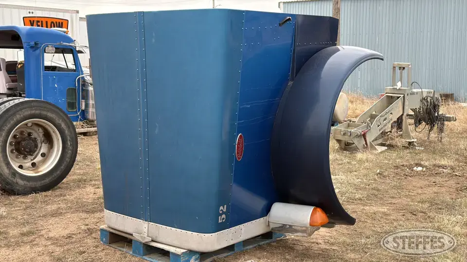 Peterbilt truck hood Truck-Trailer Part