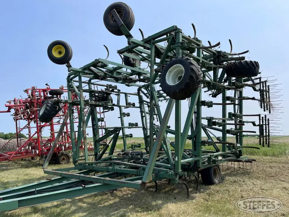 Saturn Chisel Plow