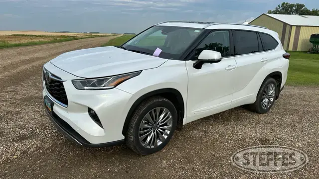 2024 Toyota Highlander Platinum