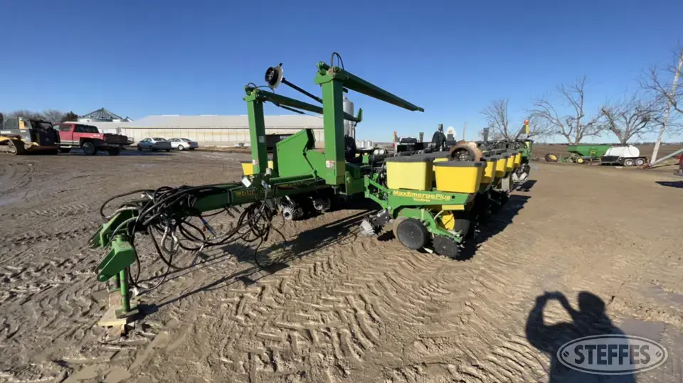 John Deere 1770 Conservation 12 or More Row Planter
