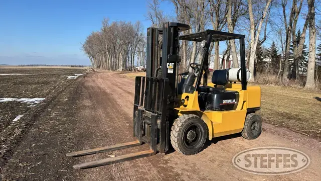 2001 CAT GP30K