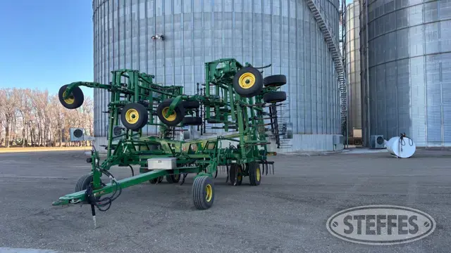 John Deere 2430