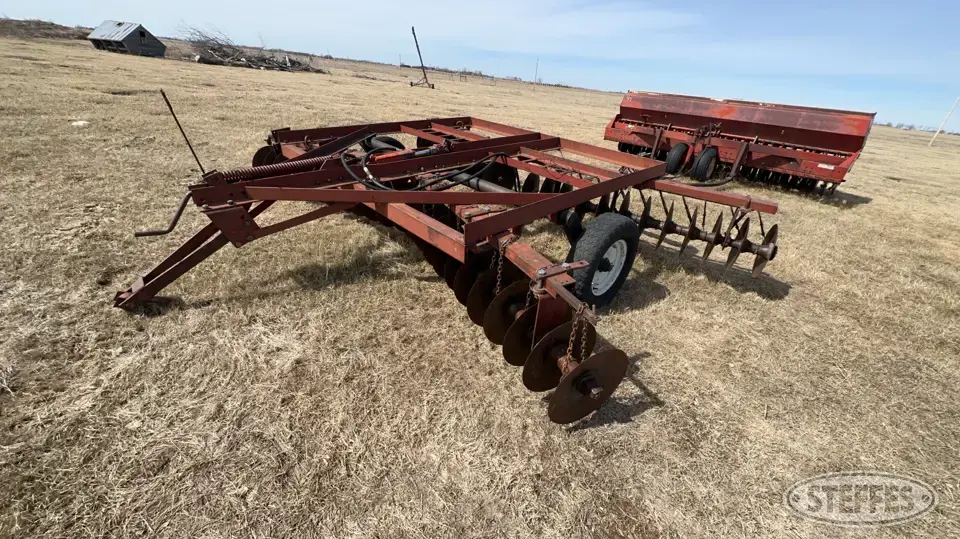 International 370 Disc