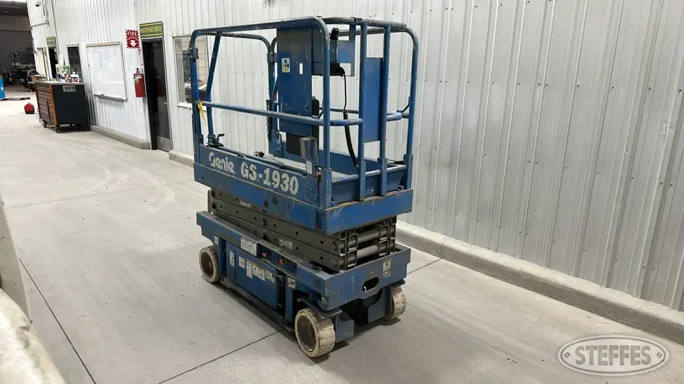 1999 Genie GS-1930 Scissor Lift