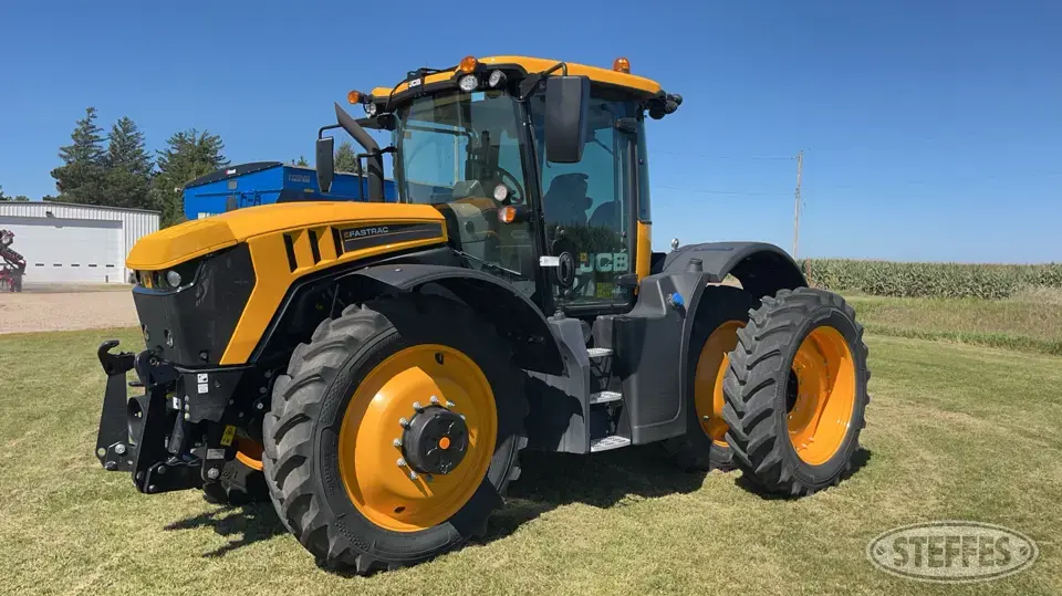 2022 JCB 4220 Fastrac 4WD Tractor