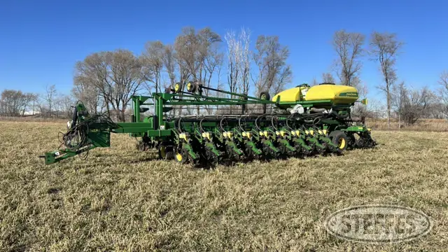 2007 John Deere DB44