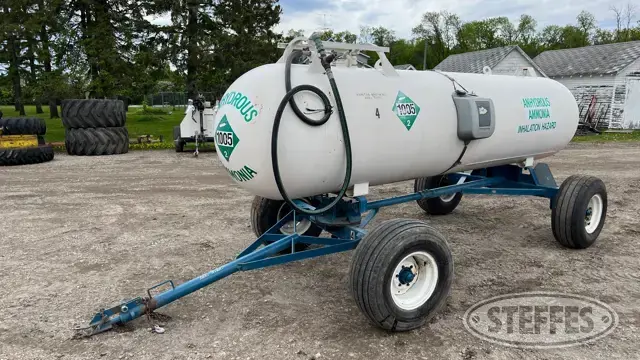 Chemi-Trol 1,000 gal. NH3 tank