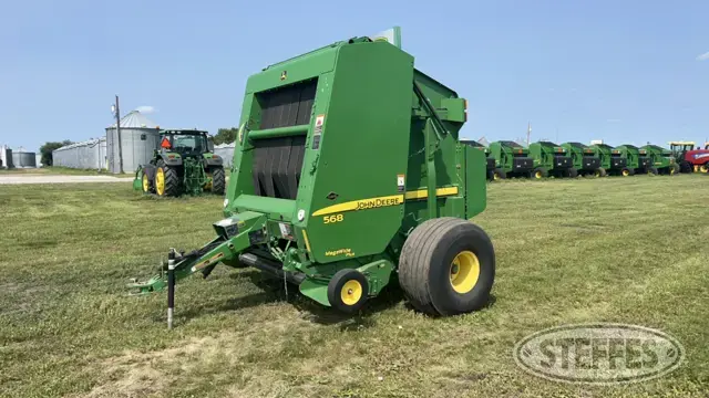 2011 John Deere 568