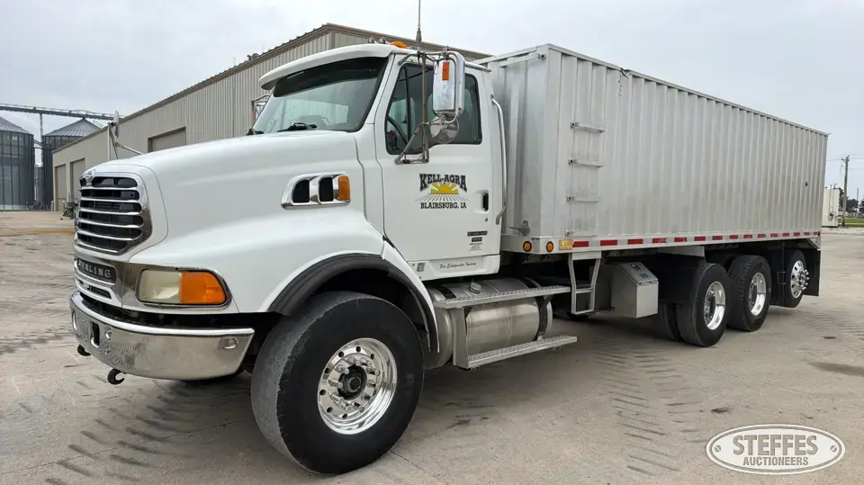 2007 Sterling AT9500 DS Grain Truck