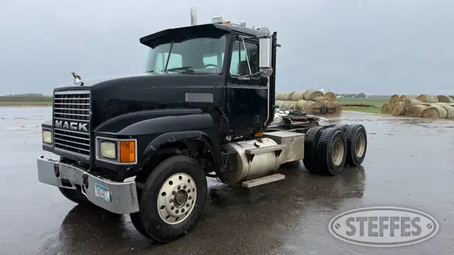1995 Mack CH613