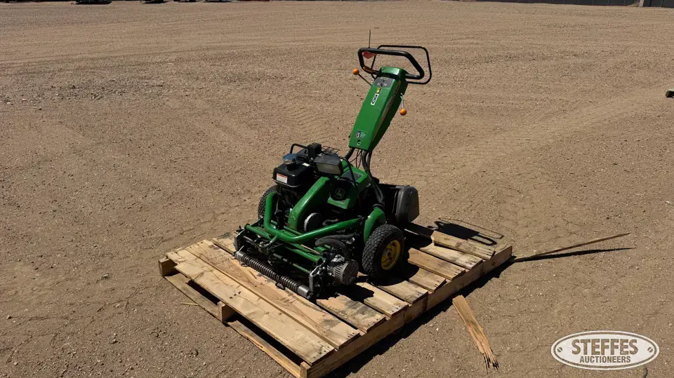 John Deere 220 E-Cut Hybrid Push Mower