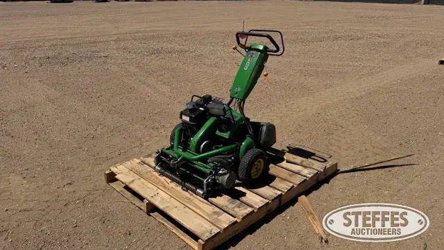 John Deere 220 E-Cut Hybrid