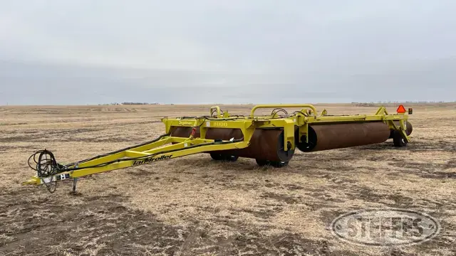 2014 Degelman 8000