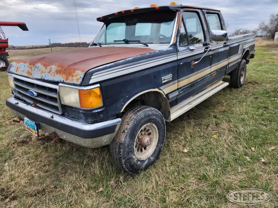 1990 Ford F350 XLT 1 Ton Pickup