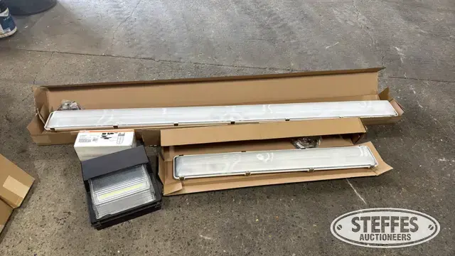 Columbia Lighting light fixtures