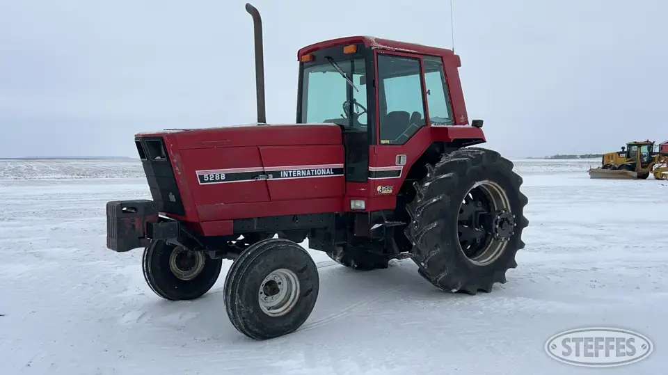1981 International 5288 2WD Tractor