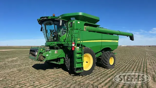 2013 John Deere S670