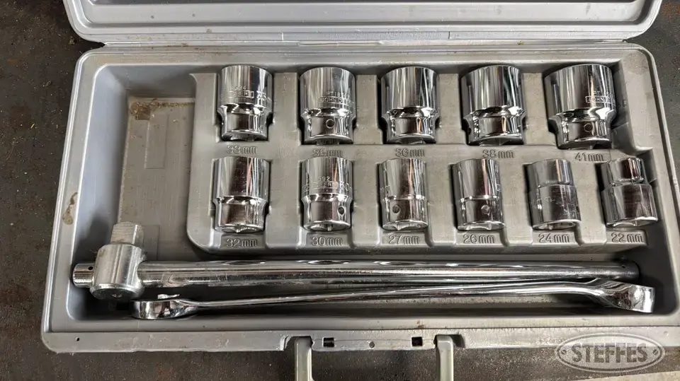 John Deere socket set Shop Equipment-Other