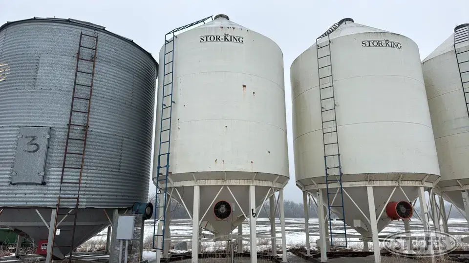 Meridian Stor-King SKB16110E Hopper Bin