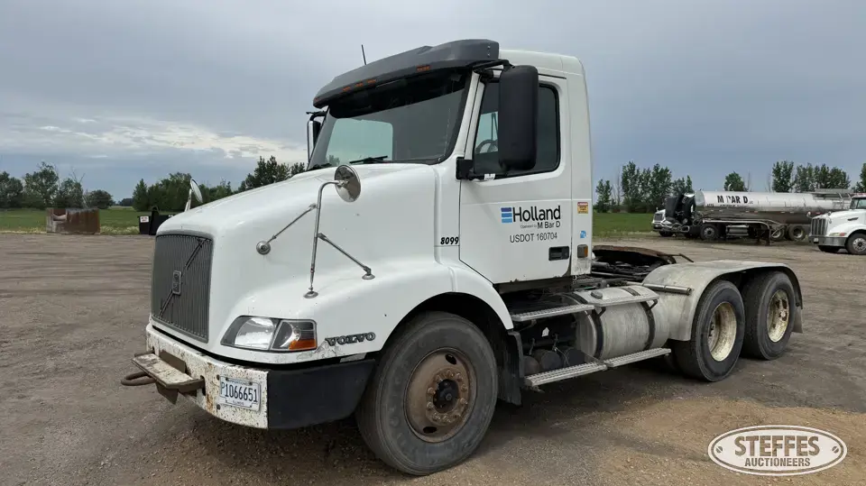 2000 Volvo VNM Conventional Truck without Sleeper