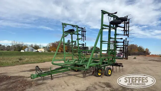 John Deere 1610