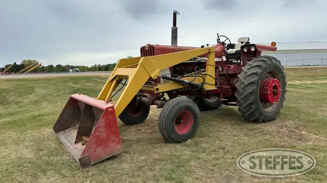 1966 Farmall 806
