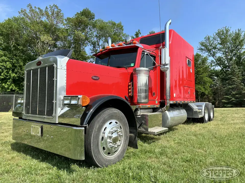 1990 Peterbilt 379EXHD Conventional Truck with Sleeper