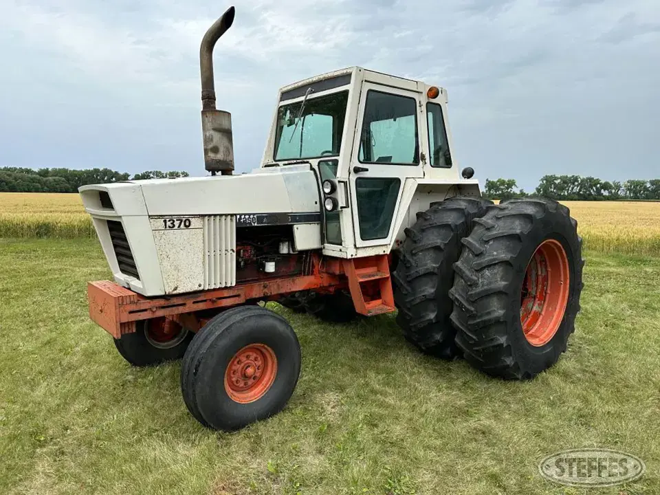 1974 Case 1370 2WD Tractor